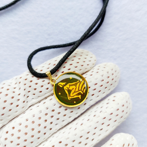 Vintage Pendant Necklace Zodiac ♍️ Virgo Symbol  Lucky Charm - Picture 3 of 11